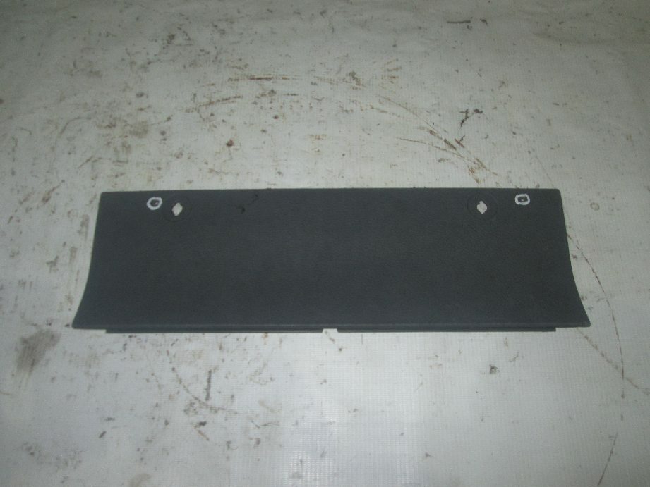 крышка блока предохранителей б/у \ нештатные отверстия - 1